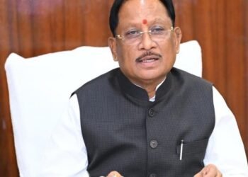 मुख्यमंत्री श्री विष्णु देव साय ने पूर्व केंद्रीय मंत्री स्वर्गीय लरंग साय जी की प्रतिमा का किया वर्चुअल अनावरण